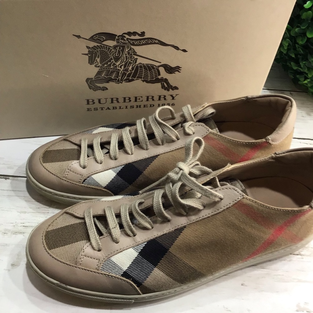 Burberry  flat sneakers size 39